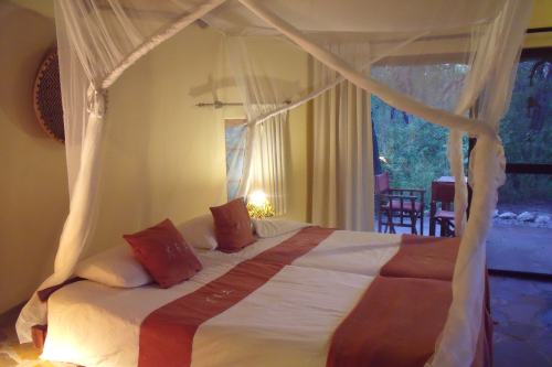 Etosha Aoba Lodge (2)